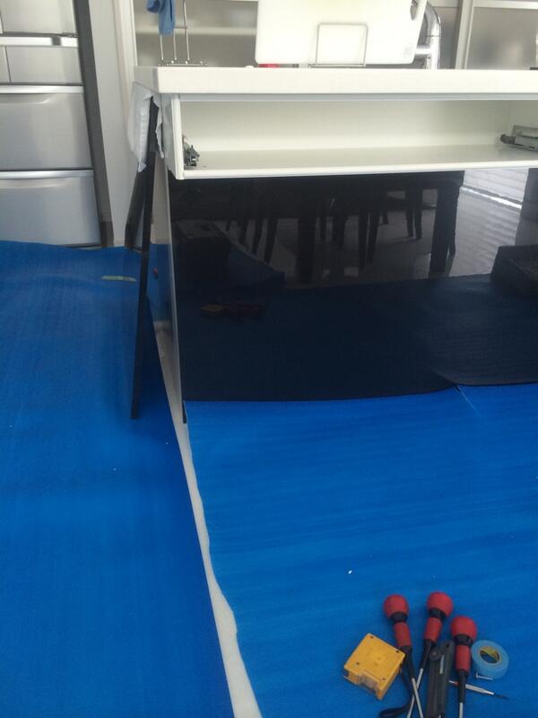 工事なう^_^;  住んで約半年…  気になるトコを直してもらってます！  タダでwww