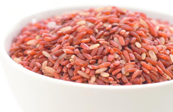 DENTISTwit's tweet photo. Nasi merah kaya akan magnesium dan vitamin B yg penting untuk menguatkan gigi dan menjaga kesehatan gusi Anda. http://t.co/xPe9J0t1fb