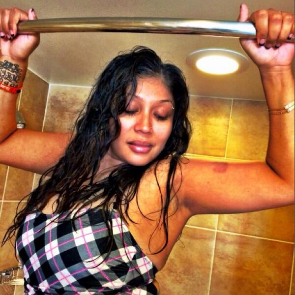 Navarroadams's tweet photo. Lol Getting My Mimi on
#ShowerPole
#GripThat
#StrongAssPole
#BigGirl
#Sexyness
#Tipsy
#NoFucksGivin http://t.co/Zmy5ciYgOc