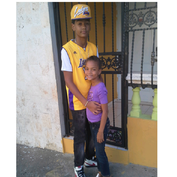 gerald_pretty's tweet photo. Mi Hermanita Y Yo :* http://t.co/5PNjFjIQ01
