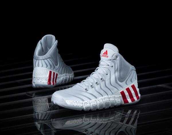 adidasHoops's tweet photo. .@Dame_Lillard's #Crazyquick2 is available in a home grey colorway here: http://t.co/qsbNVi70C9 http://t.co/mfznS829Pn
