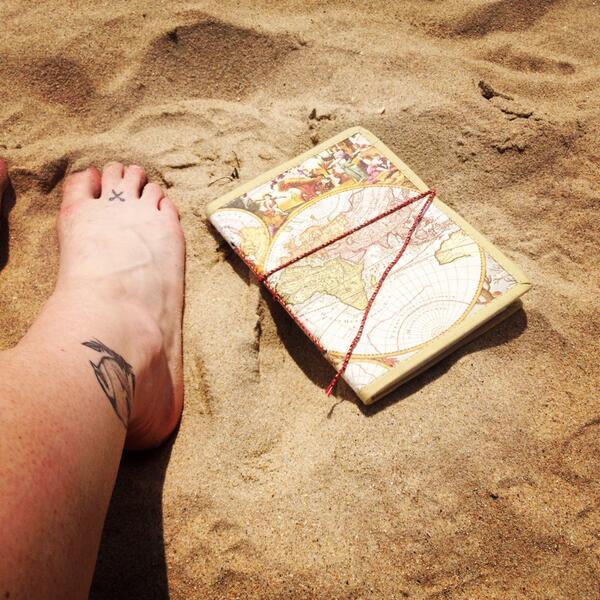 EG_Photographer's tweet photo. Time to update my travels on the beach thanks to @EssenceOfIndia_ http://t.co/nIhMhz6jUX