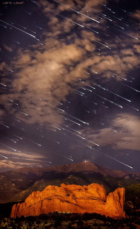 PiczMania's tweet photo. Meteor yağmuru - Colorado http://t.co/8iiTL0wLVL
