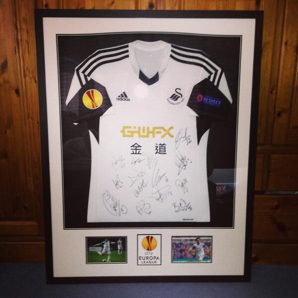 Big shout out to <a href="/katereesphysio/">kate rees</a> and <a href="/arangelz/">Ale Rangelz</a> for my birthday present! #angel #rangel #scfc