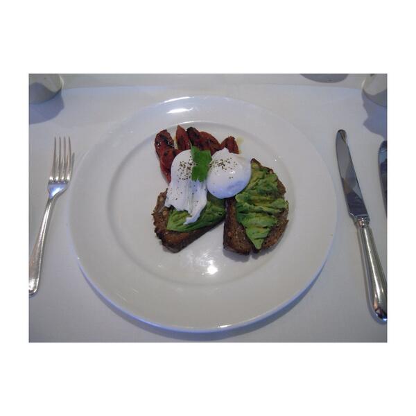 millielagares's tweet photo. Delicious Easter brunch at @Brumus_Bar  yesterday! Avocado on rye with poached eggs and chorizo 😍 http://t.co/NDT8RDHzOn