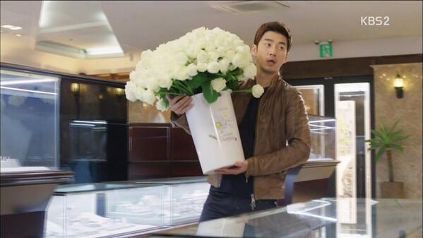 Rex_Diamond's tweet image. [RexDiamond with STAR]

&amp;lt;KBS2 태양은 가득히&amp;gt; 마지막회!
꽃으로 다시 시작된 둘만의 사랑~

-렉스다이아몬드 더 렉스-
-청담갤러리(본점) 장소협찬-