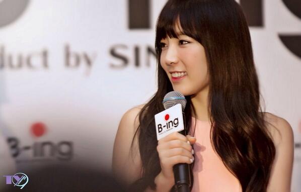 SoneNATION's tweet photo. 140410 Taeyeon - B-ing Press Conference by TaengMania (1) http://t.co/5JZUE2ht0N