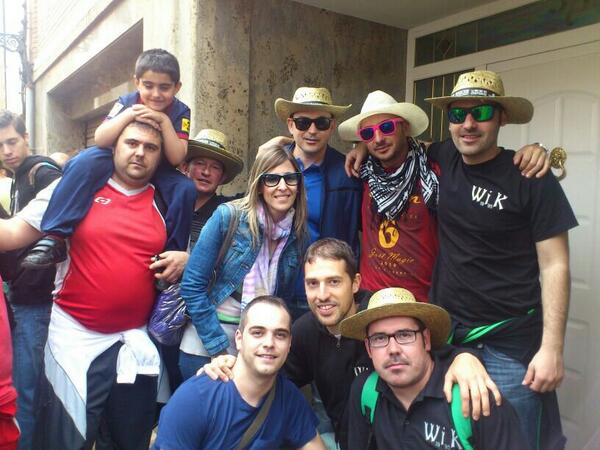 vrsafont's tweet photo. Wik &amp; Rotllo http://t.co/2nrlDJD7dT