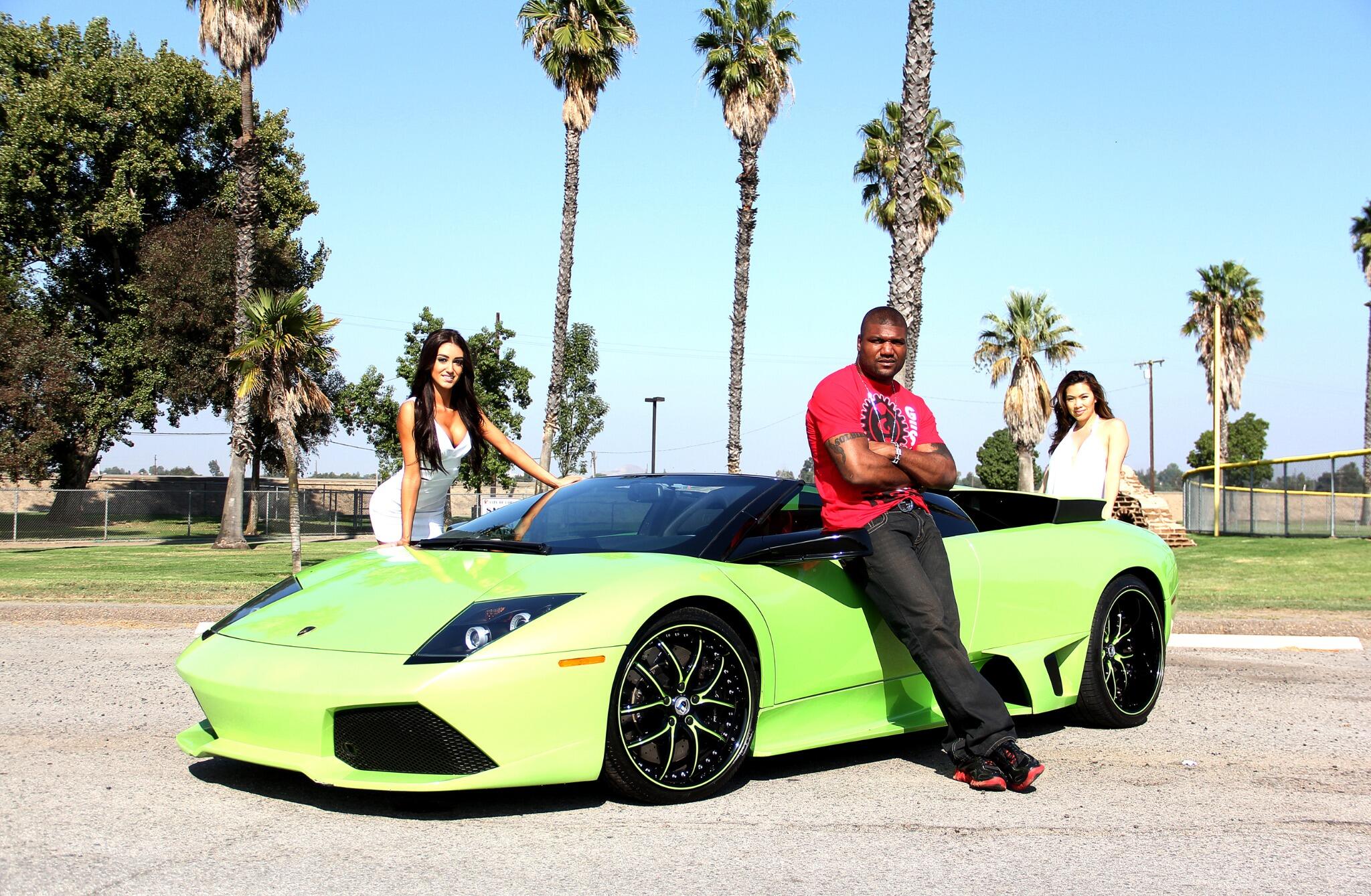 セレブの車 Celeb Rides ランページ ジャクソン 元ufc世界ライトヘビー級王者 の愛車 ランボルギーニ ムルシエラゴ ランページジャクソンの車 格闘家の車 セレブの車ランボルギーニ Http T Co Vypwrzbjeo