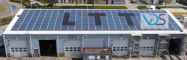 VDSSolarSystems's tweet image. Weer een sterk staaltje werk van VDS Solar Systems en een mooi reclameplaatje voor LTT int. Transport!