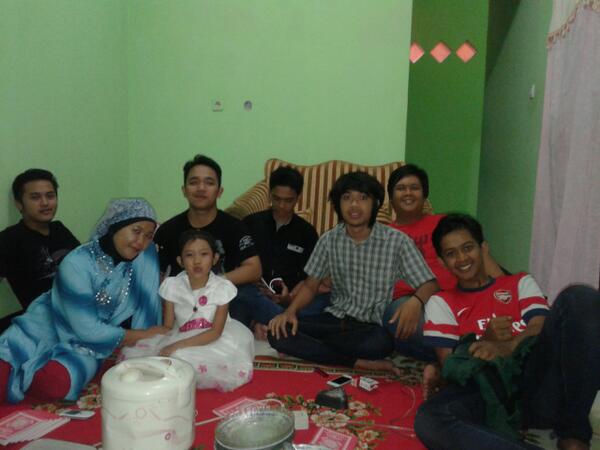 Hbd adik kecil udh gede jadi ladies cornering ya pake Anas “<a href="/Muhamad844/">muhamad irvan</a>: Happy birthday naura <a href="/Passcorner/">Passcornering</a> ”