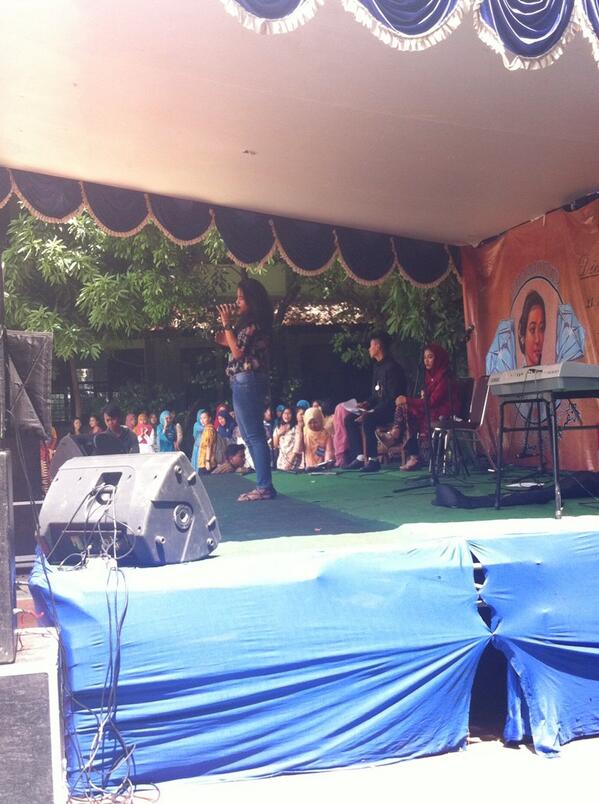 niiiih tadi @DewiIDOL8 nyanyi mama knows best sama unfaithful loooh seru bgttt