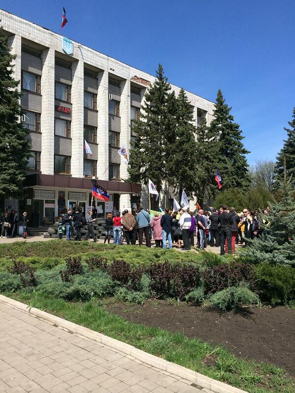 "Никакой России нам не надо": в Харцызске митинговали за единство Украины - Цензор.НЕТ 7601