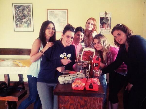 laparanoia93's tweet photo. Esos makarronikos wenos primas!!!!!! http://t.co/7gKHODyQAR