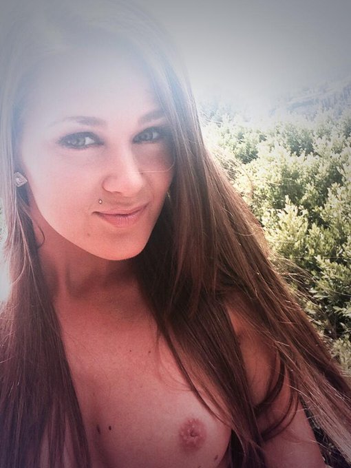 Forgot to post these the other day on set with @Lola_Foxx! http://t.co/dDdNjjRW7p<a href="/tag/newprofilepic"class="tags"><span>&#35;newprofilepic</span></a>