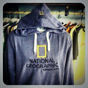 Sweater hodie NG by russel athletic. Idr 215.000 blm ongkir. Langsung pesan kawan lumayan buat style outdoor kalian.