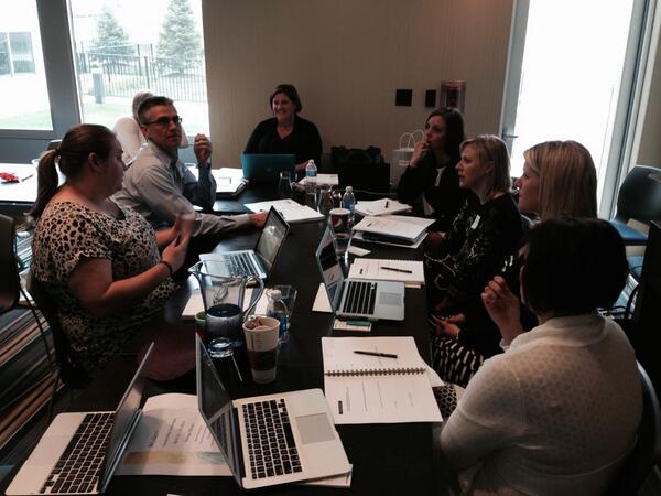 BSSroom220's tweet image. @ModernTeacherPD Colonial coordination of Blended PD schedule. #csdtech #cddolphins