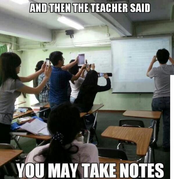 AnswerMidwest's tweet image. Is this how kids take notes these days? #TechnologyChanges