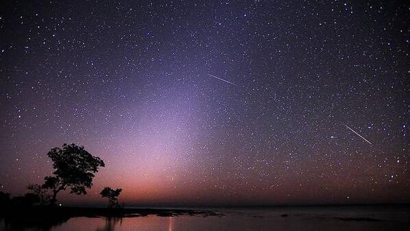 24HorasTVN's tweet photo. ¿Te gustó la "luna de sangre"? Entonces esta lluvia de estrellas hará volar tu mente → http://t.co/DlWcv2yG9J http://t.co/BSCJUZiLFw