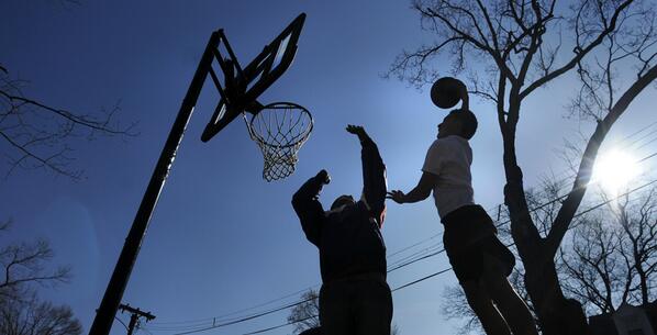 70 degrees. Great day for hoops in #manchester. @hartfordcourant @manchesterhigh