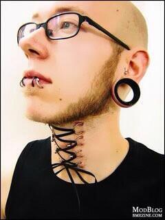 ボディピアス Mimi V Twitter 喉元にコルセットピアス 男性でも素敵 ピアス好きな人rt ボディピアス好きな人rt ボディピアス ピアス T Co Zjofpcygqt