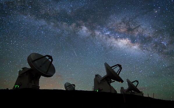 ObservingSpace's tweet image. Milky Way &amp;amp; a #meteor streak over the Submillimeter Array photographed by S. Goebel flickr.com/photos/geekyro… #MilkyWay