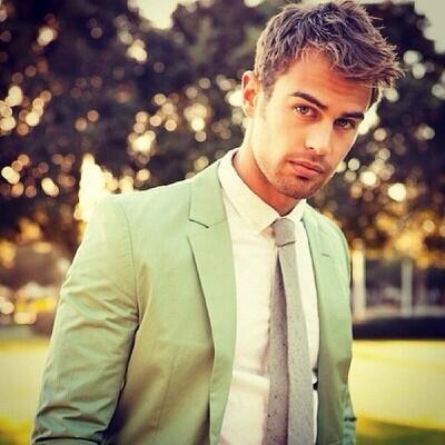 Sheo23's tweet image. #mcm Theo James 😍💙
