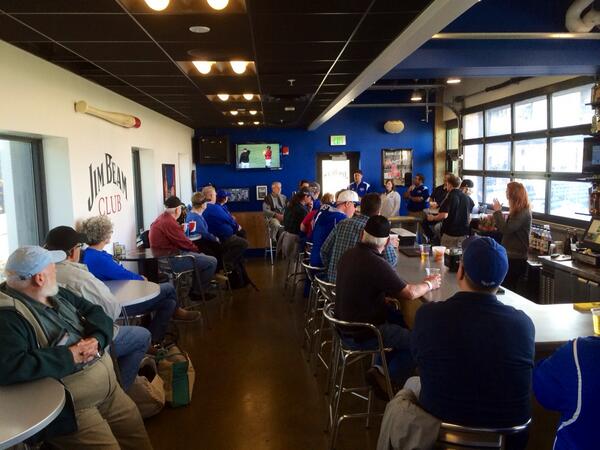 OMAStormChasers's tweet photo. #JackMcKeon speaking to our #StormTrackers in the #JimBeamClub @WernerPark. @ChasersOwner @ChasersGM http://t.co/q5H5B2MKUd