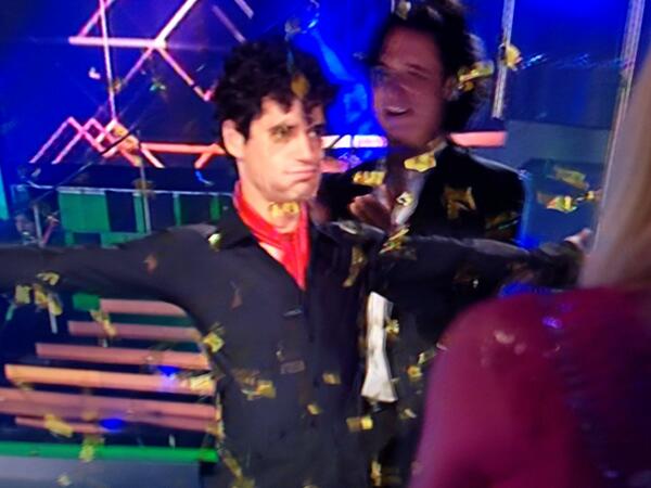 suribarri's tweet photo. Felicidades torero ganadorrrrr de @Baila_TVE #MQBailaFinal  gracias por todo @Gestmusic y a @tve_tve 🌹🌹🌹🌹🌹🌹 http://t.co/wlI525R13c