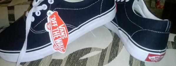 ModagirlsM2's tweet image. VANS!! NÚMERO 38..A 30 EUROS!!:)