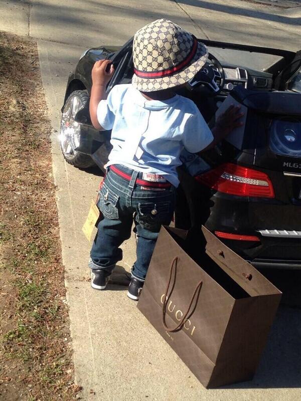 SafoneMadone's tweet photo. “@hanginwitcoop: Young nigga moved that baby formula http://t.co/zR9TsmgRd9” 👈😆💯