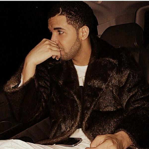 _ArianaGrandePR's tweet image. *Esperando por Problem como* #7DaysUntilProblem