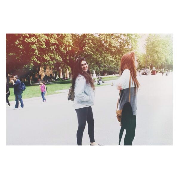 ariadnaferron's tweet photo. En el parque del retiro. #Madrid #quierovolver #SemanaSanta #t'estimo http://t.co/9GAGHUjOL4