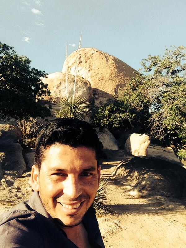 luisangelelfla's tweet photo. Parada a comprar chucherias jajaja estaba bonito el lugar http://t.co/mtD9kQ9Lrq