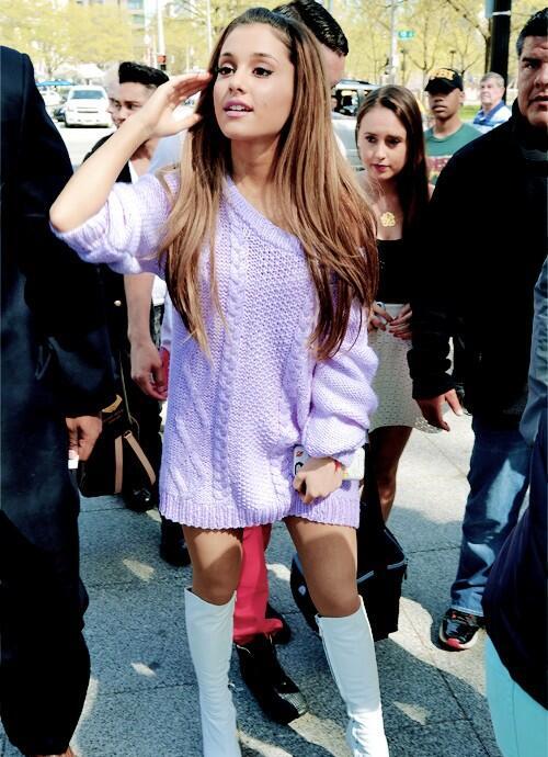 OnlyOsnapitzari's tweet image. Ariana Grande en "La Casa Blanca" ♡ 27/28 #Problem #6DaysUntilProblem #PreOrderProblemOniTunes #ArianaAtTheWhiteHouse