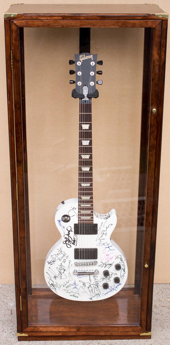MoreForJase's tweet photo. Go to http://t.co/tpAFBLWlHE for some of our online auction items! Signed Aust. Rock Guitar, Sports Jerseys + More!! http://t.co/TShCIgyyHT