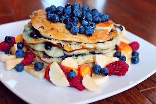 Noms on pancakes