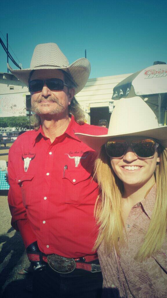 CaseyVentimigli's tweet image. #theonearmedbandit #redbluffroundup #countrygirl