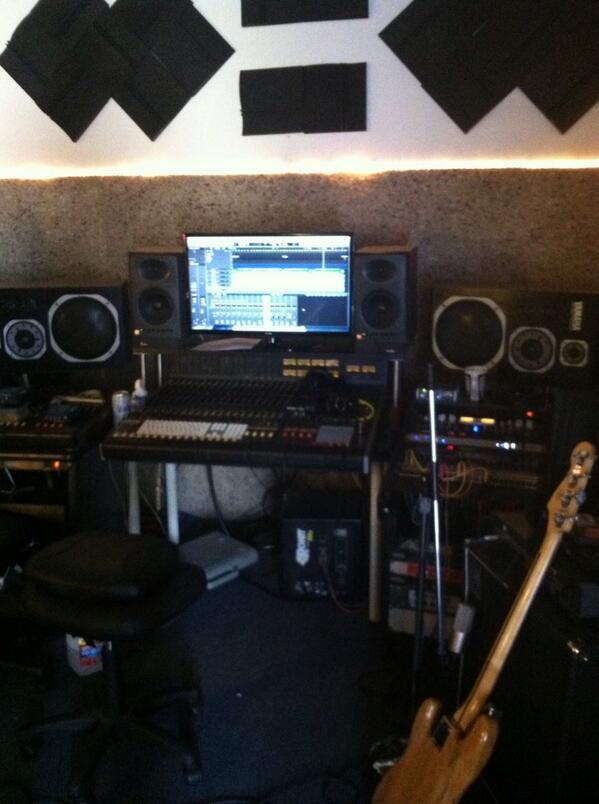 Demo Finished
19 -4- 2014
@ 8:15 PM
Recorded our first demo
w David Renteria
6 Songs
Near Alluvium
N Hollywood, CA.