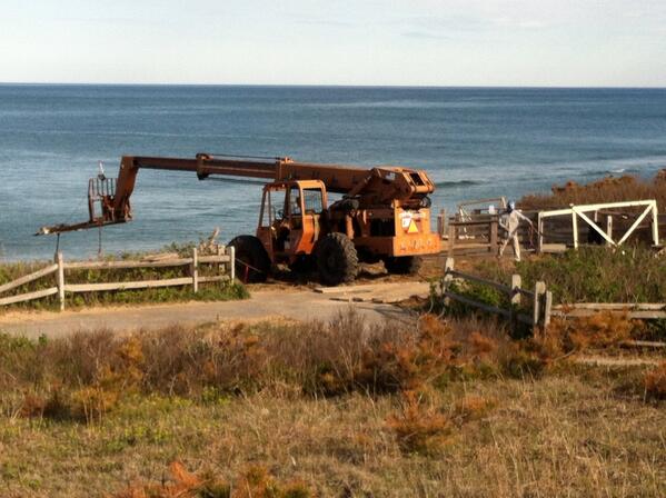 capecast's tweet photo. Looks like work is afoot to fix Nauset light beach stairs in eastham! #erosionproblems @capecodtimes http://t.co/ME56QonC8m