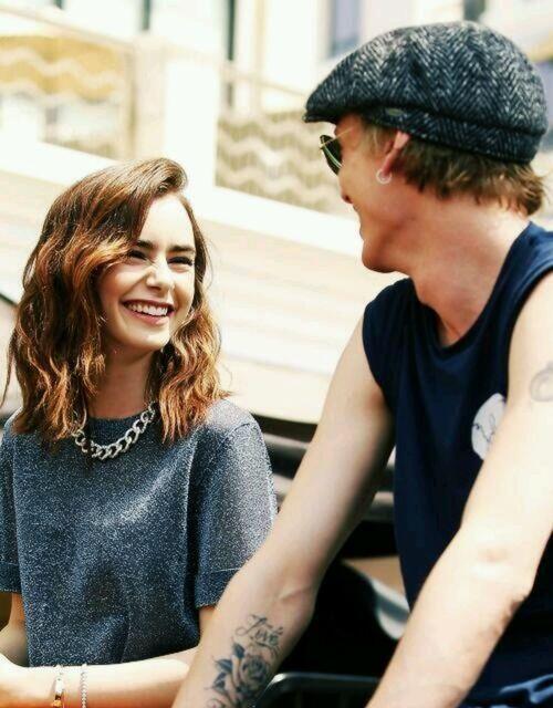 collinsasgdr's tweet photo. "You smile, I smile." http://t.co/nwv2Asmo4t