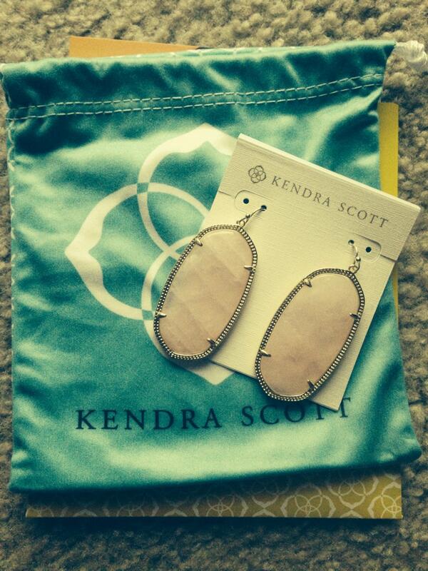 berkeleyrudel's tweet image. This can make any girl's day just a little bit better #firstpair 😻✊