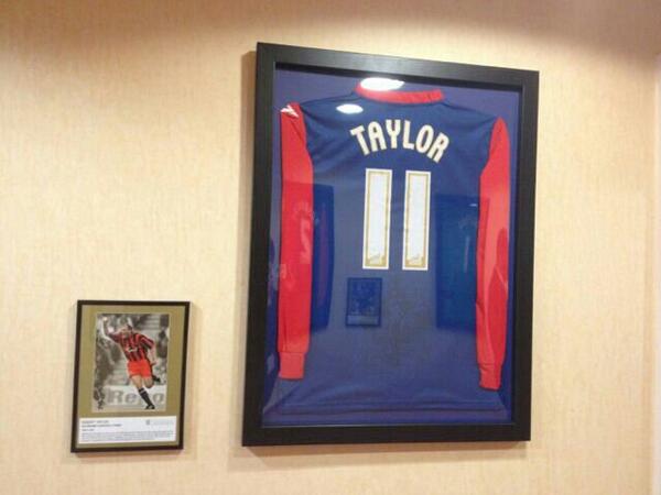 Robert Taylor tweet media