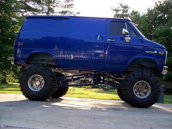 GearheadDiva's tweet photo. #liftedvan #offroad #van http://t.co/jt12XzqdUh