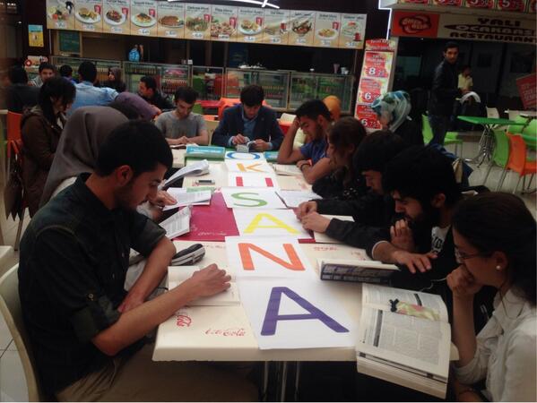 Selçuk Üni. içerisindeki Gökkuşağı Avm'de masamıza T şekli verip  'OKUSANA' etkinliğimizi gerçekleştirdik. <a href="/Tgencorg/">T - Genç</a>