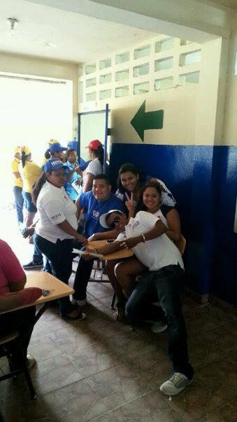 independentwest's tweet photo. En espera del cierre de las mesas @Eliecer_M17 http://t.co/FU7e9xh2zK