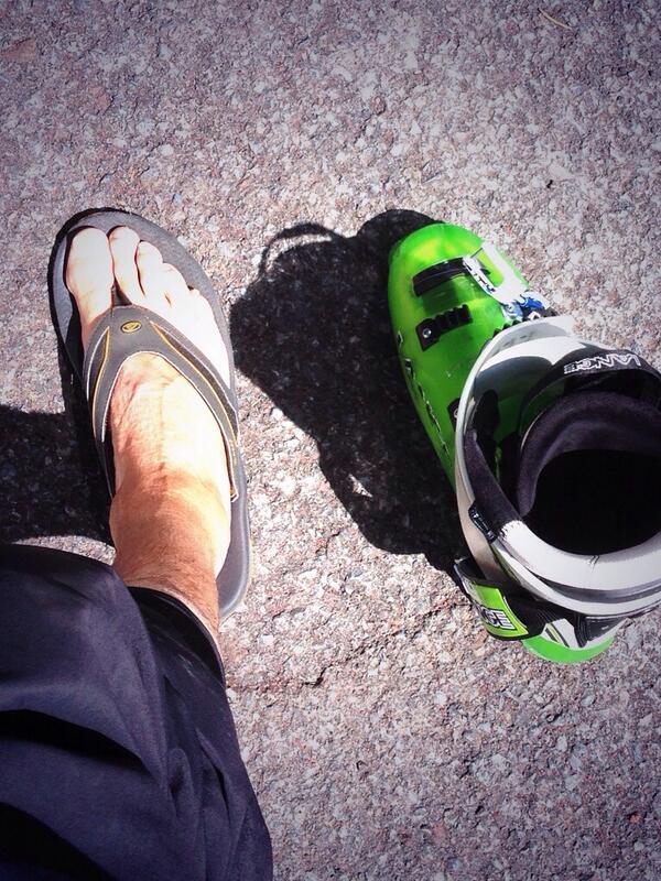 DrewBledsoe's tweet photo. Out of ski boots into flip flops = good day!! http://t.co/yzWGb6JTm8