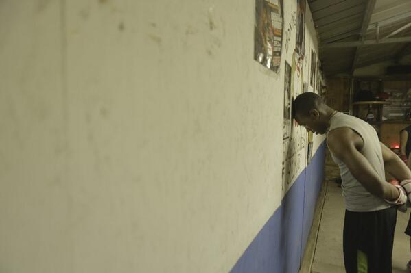 Getting_Out_'s tweet image. Benson taking a break after training hard. #wegottagetoutofhere #boxing #training #hardwork #documentary #film