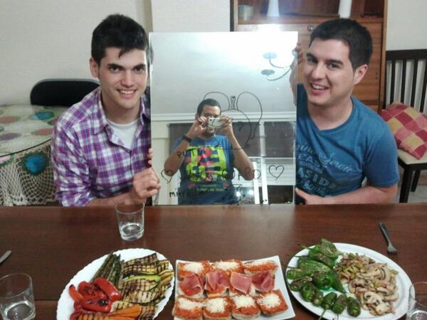 SolanaDani's tweet photo. Cenica romantica con @AlexGullit Y @javigarmor http://t.co/nfte2Xp0ZM