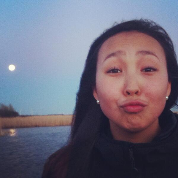 DeboraKalia's tweet photo. Because i'm happyy! 💎💙 http://t.co/V1GpkKjh9q